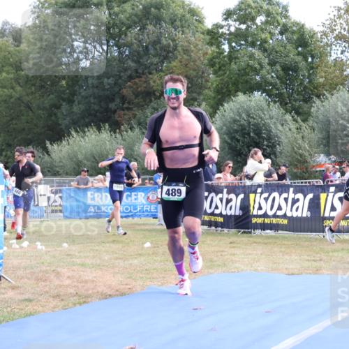 31.08.2025 - Elbe Triathlon Hamburg Strokosch-Dieckow http://msf.ph/oto/8651890 31.08.2025 10:59:16 Ziel 489, 656 meine-sportfotos.de