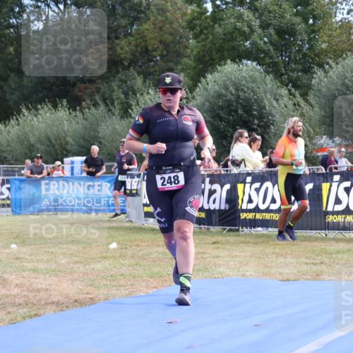31.08.2025 - Elbe Triathlon Hamburg Strokosch-Dieckow http://msf.ph/oto/8651896 31.08.2025 10:59:32 Ziel 248 meine-sportfotos.de