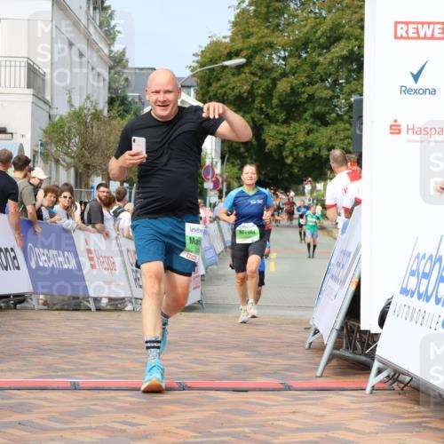 31.08.2025 - 21. Blankeneser Heldenlauf Strokosch-Dieckow http://msf.ph/oto/8651920 31.08.2025 11:12:02 Ziel 3405, 3102, 3250, 3288, 3006 meine-sportfotos.de