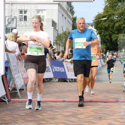 31.08.2025 - 21. Blankeneser Heldenlauf Strokosch-Dieckow http://msf.ph/oto/8651932 31.08.2025 11:11:57 Ziel 3166, 3102, 3250, 3288 meine-sportfotos.de