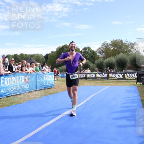 31.08.2025 - Elbe Triathlon Hamburg Strokosch-Dieckow http://msf.ph/oto/8651949 31.08.2025 11:00:41 Ziel 490 meine-sportfotos.de