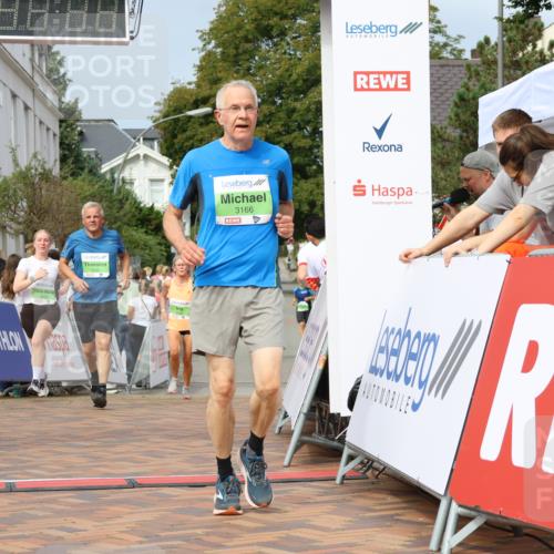 31.08.2025 - 21. Blankeneser Heldenlauf Strokosch-Dieckow http://msf.ph/oto/8651957 31.08.2025 11:11:54 Ziel 3374, 3166, 3102, 3250, 3288 meine-sportfotos.de