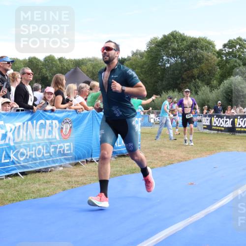 31.08.2025 - Elbe Triathlon Hamburg Strokosch-Dieckow http://msf.ph/oto/8651973 31.08.2025 11:02:01 Ziel 444, 526 meine-sportfotos.de