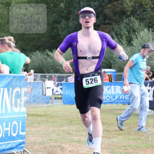 31.08.2025 - Elbe Triathlon Hamburg Strokosch-Dieckow http://msf.ph/oto/8651977 31.08.2025 11:02:03 Ziel 444, 526 meine-sportfotos.de