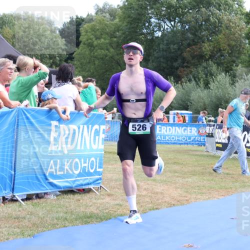 31.08.2025 - Elbe Triathlon Hamburg Strokosch-Dieckow http://msf.ph/oto/8651979 31.08.2025 11:02:03 Ziel 444, 526 meine-sportfotos.de