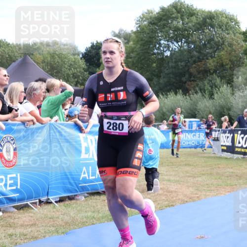 31.08.2025 - Elbe Triathlon Hamburg Strokosch-Dieckow http://msf.ph/oto/8651991 31.08.2025 11:02:19 Ziel 280, 527 meine-sportfotos.de