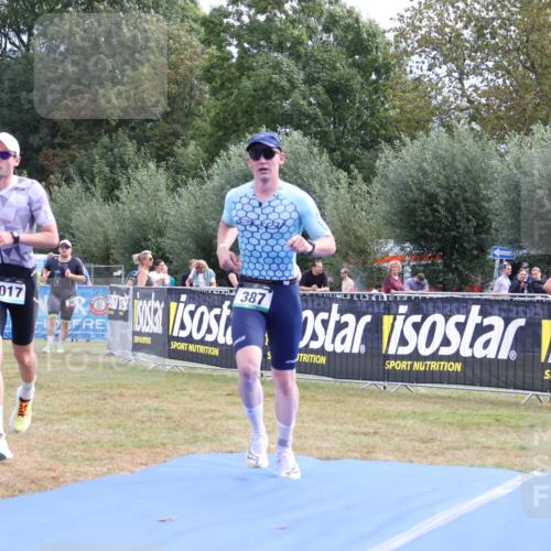 31.08.2025 - Elbe Triathlon Hamburg Strokosch-Dieckow http://msf.ph/oto/8652008 31.08.2025 11:03:18 Ziel 387, 1017 meine-sportfotos.de