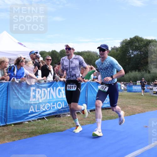 31.08.2025 - Elbe Triathlon Hamburg Strokosch-Dieckow http://msf.ph/oto/8652014 31.08.2025 11:03:19 Ziel 361, 387, 1017 meine-sportfotos.de