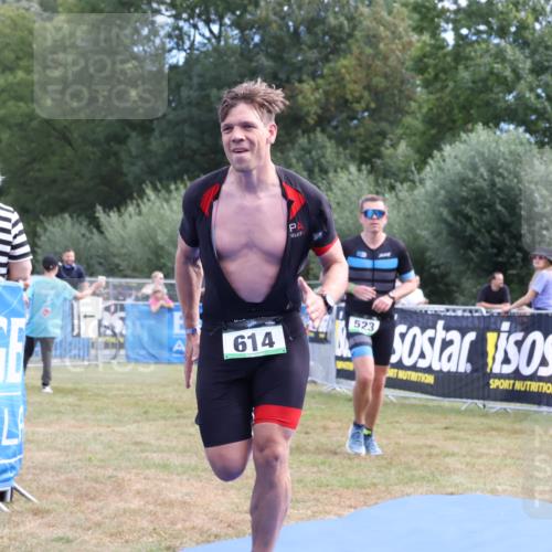 31.08.2025 - Elbe Triathlon Hamburg Strokosch-Dieckow http://msf.ph/oto/8652075 31.08.2025 11:05:01 Ziel 523, 614, 695 meine-sportfotos.de