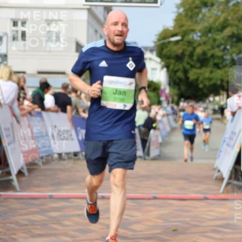 31.08.2025 - 21. Blankeneser Heldenlauf Strokosch-Dieckow http://msf.ph/oto/8652098 31.08.2025 11:11:25 Ziel 3593, 3199, 3663 meine-sportfotos.de