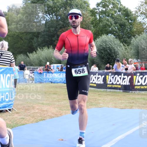 31.08.2025 - Elbe Triathlon Hamburg Strokosch-Dieckow http://msf.ph/oto/8652106 31.08.2025 11:05:16 Ziel 410, 658 meine-sportfotos.de