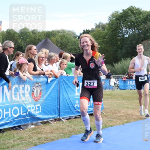 31.08.2025 - Elbe Triathlon Hamburg Strokosch-Dieckow http://msf.ph/oto/8652114 31.08.2025 11:05:41 Ziel 327, 932 meine-sportfotos.de