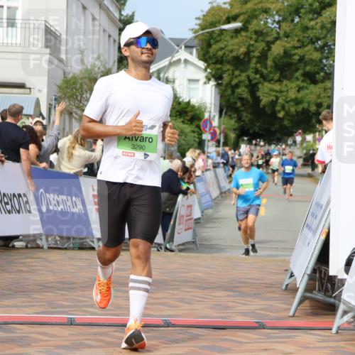 31.08.2025 - 21. Blankeneser Heldenlauf Strokosch-Dieckow http://msf.ph/oto/8652115 31.08.2025 11:11:17 Ziel 3290, 3593 meine-sportfotos.de