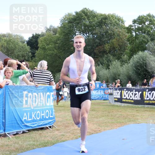 31.08.2025 - Elbe Triathlon Hamburg Strokosch-Dieckow http://msf.ph/oto/8652117 31.08.2025 11:05:41 Ziel 327, 932 meine-sportfotos.de