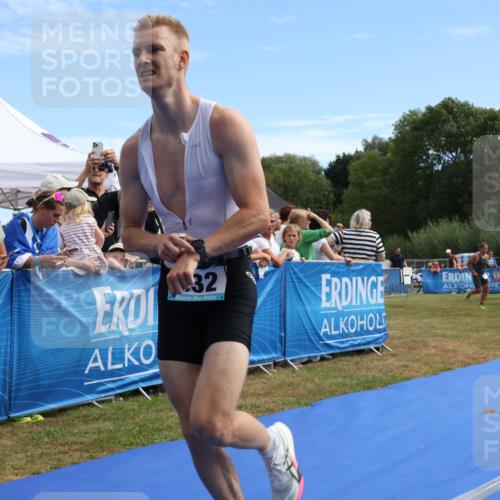 31.08.2025 - Elbe Triathlon Hamburg Strokosch-Dieckow http://msf.ph/oto/8652120 31.08.2025 11:05:42 Ziel 327, 932 meine-sportfotos.de