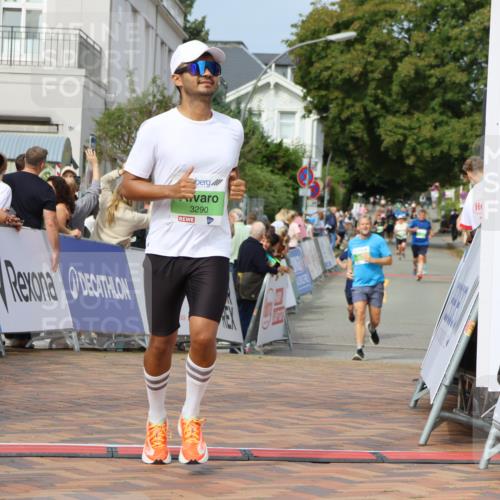 31.08.2025 - 21. Blankeneser Heldenlauf Strokosch-Dieckow http://msf.ph/oto/8652121 31.08.2025 11:11:17 Ziel 3290, 3593 meine-sportfotos.de