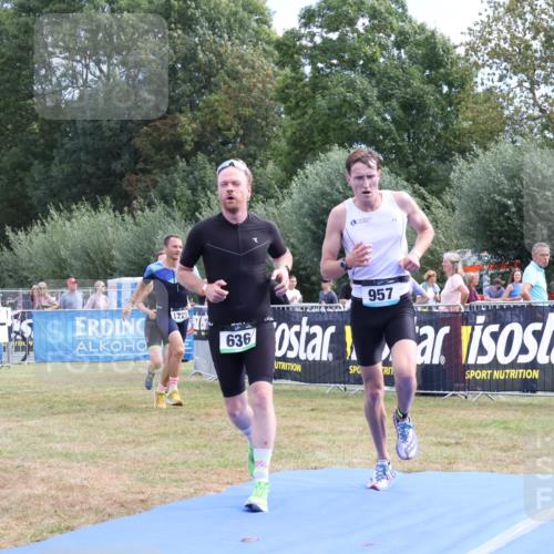 31.08.2025 - Elbe Triathlon Hamburg Strokosch-Dieckow http://msf.ph/oto/8652122 31.08.2025 11:06:00 Ziel 297, 636, 957 meine-sportfotos.de