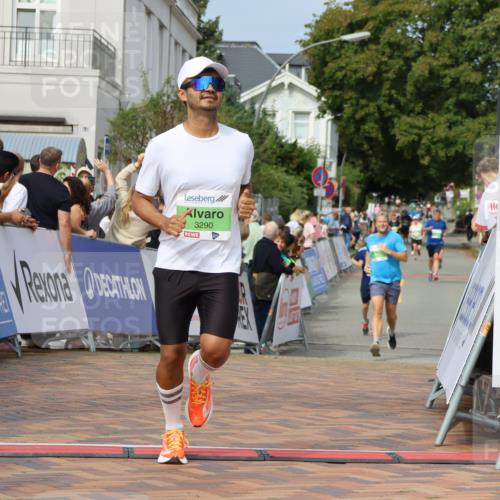 31.08.2025 - 21. Blankeneser Heldenlauf Strokosch-Dieckow http://msf.ph/oto/8652125 31.08.2025 11:11:17 Ziel 3290, 3593 meine-sportfotos.de