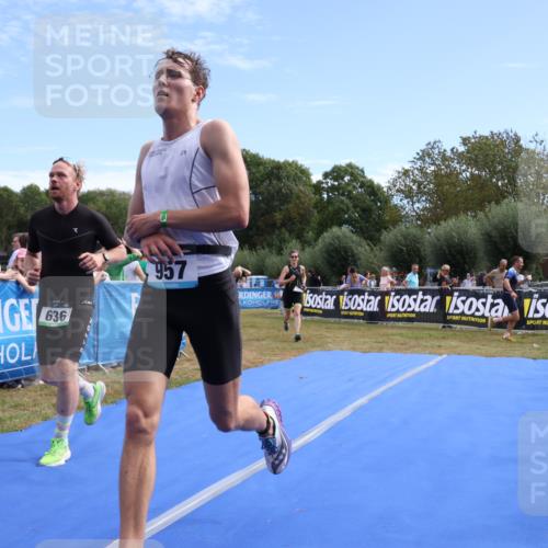 31.08.2025 - Elbe Triathlon Hamburg Strokosch-Dieckow http://msf.ph/oto/8652129 31.08.2025 11:06:02 Ziel 297, 636, 957 meine-sportfotos.de