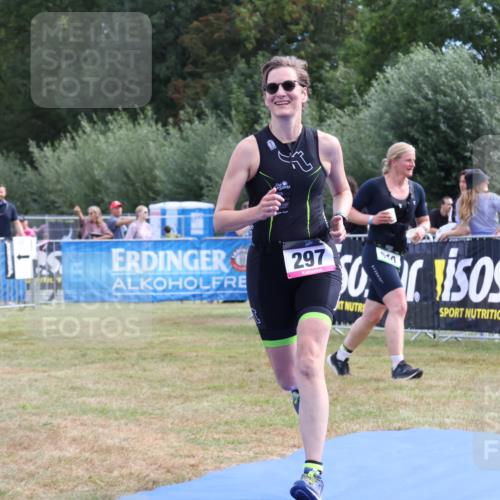 31.08.2025 - Elbe Triathlon Hamburg Strokosch-Dieckow http://msf.ph/oto/8652132 31.08.2025 11:06:03 Ziel 297, 636, 957 meine-sportfotos.de