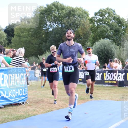 31.08.2025 - Elbe Triathlon Hamburg Strokosch-Dieckow http://msf.ph/oto/8652148 31.08.2025 11:06:40 Ziel 250, 463, 510 meine-sportfotos.de