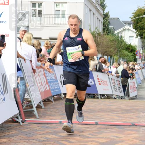 31.08.2025 - 21. Blankeneser Heldenlauf Strokosch-Dieckow http://msf.ph/oto/8652165 31.08.2025 11:10:56 Ziel 3321, 3611 meine-sportfotos.de