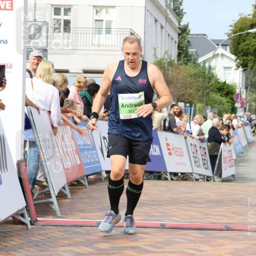 31.08.2025 - 21. Blankeneser Heldenlauf Strokosch-Dieckow http://msf.ph/oto/8652172 31.08.2025 11:10:55 Ziel 3321, 3611 meine-sportfotos.de