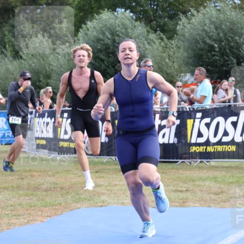 31.08.2025 - Elbe Triathlon Hamburg Strokosch-Dieckow http://msf.ph/oto/8652173 31.08.2025 11:07:08 Ziel 256, 414, 611 meine-sportfotos.de