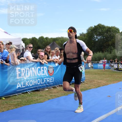 31.08.2025 - Elbe Triathlon Hamburg Strokosch-Dieckow http://msf.ph/oto/8652183 31.08.2025 11:07:14 Ziel 256, 286, 414, 547, 611 meine-sportfotos.de