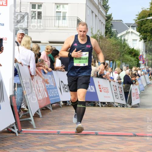 31.08.2025 - 21. Blankeneser Heldenlauf Strokosch-Dieckow http://msf.ph/oto/8652184 31.08.2025 11:10:55 Ziel 3321, 3611 meine-sportfotos.de