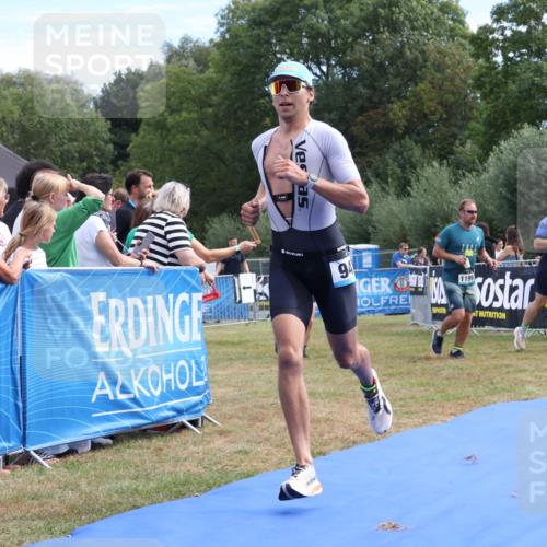 31.08.2025 - Elbe Triathlon Hamburg Strokosch-Dieckow http://msf.ph/oto/8652197 31.08.2025 11:07:31 Ziel 947 meine-sportfotos.de