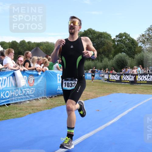 31.08.2025 - Elbe Triathlon Hamburg Strokosch-Dieckow http://msf.ph/oto/8652205 31.08.2025 11:07:48 Ziel 1032 meine-sportfotos.de