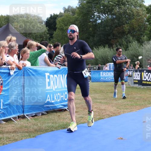 31.08.2025 - Elbe Triathlon Hamburg Strokosch-Dieckow http://msf.ph/oto/8652210 31.08.2025 11:07:58 Ziel 834, 1090 meine-sportfotos.de