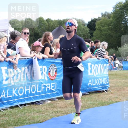 31.08.2025 - Elbe Triathlon Hamburg Strokosch-Dieckow http://msf.ph/oto/8652211 31.08.2025 11:07:59 Ziel 834, 1090 meine-sportfotos.de