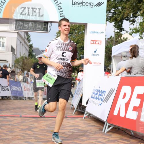 31.08.2025 - 21. Blankeneser Heldenlauf Strokosch-Dieckow http://msf.ph/oto/8652212 31.08.2025 11:10:42 Ziel 3701, 3592, 3420, 3515, 3618 meine-sportfotos.de