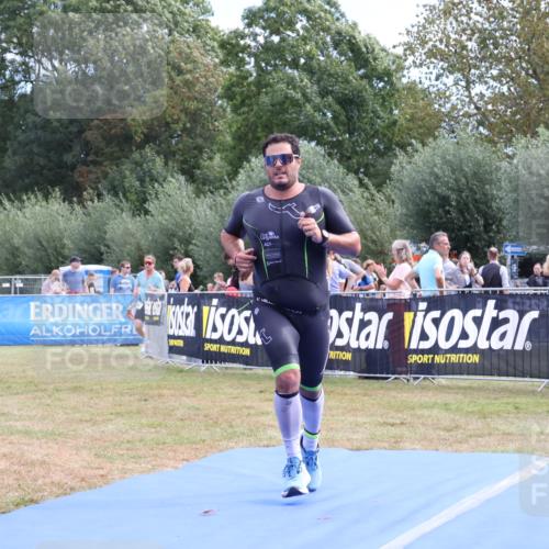 31.08.2025 - Elbe Triathlon Hamburg Strokosch-Dieckow http://msf.ph/oto/8652213 31.08.2025 11:08:00 Ziel 834, 1090 meine-sportfotos.de