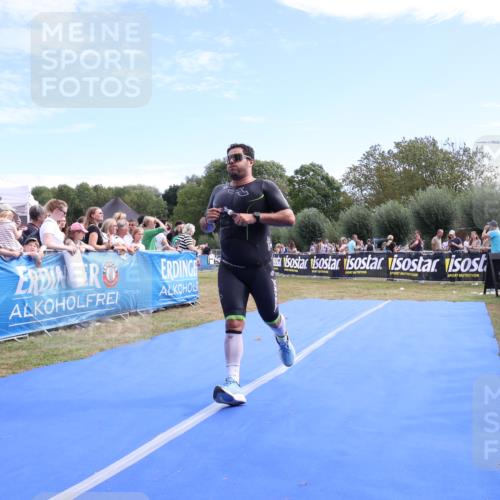 31.08.2025 - Elbe Triathlon Hamburg Strokosch-Dieckow http://msf.ph/oto/8652219 31.08.2025 11:08:02 Ziel 834, 1090 meine-sportfotos.de
