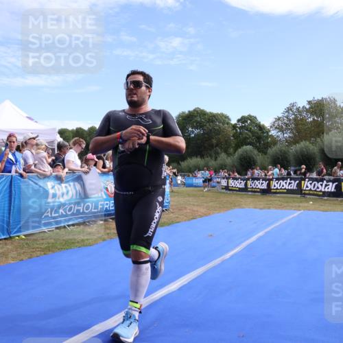 31.08.2025 - Elbe Triathlon Hamburg Strokosch-Dieckow http://msf.ph/oto/8652220 31.08.2025 11:08:02 Ziel 834, 1090 meine-sportfotos.de