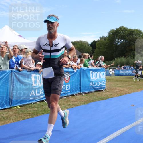 31.08.2025 - Elbe Triathlon Hamburg Strokosch-Dieckow http://msf.ph/oto/8652239 31.08.2025 11:08:19 Ziel 330, 651, 680 meine-sportfotos.de