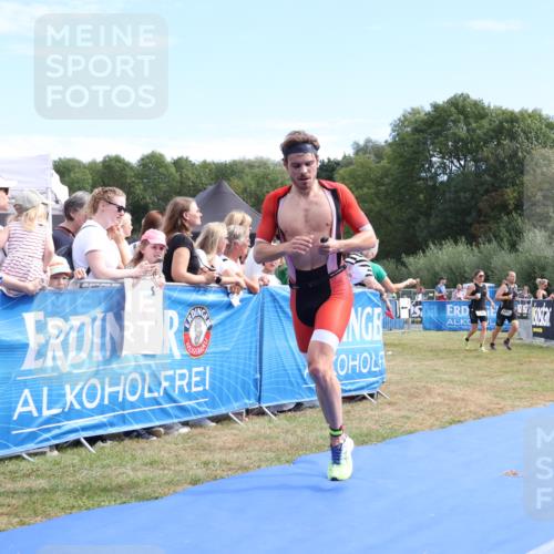 31.08.2025 - Elbe Triathlon Hamburg Strokosch-Dieckow http://msf.ph/oto/8652240 31.08.2025 11:08:32 Ziel 944, 1133 meine-sportfotos.de