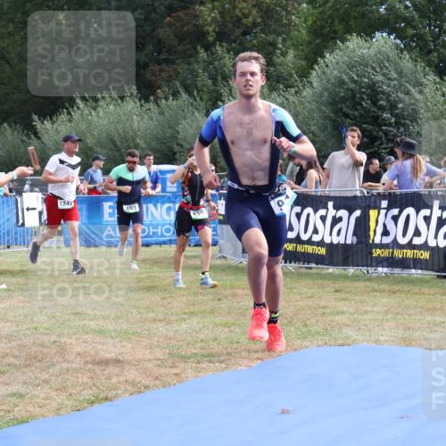 31.08.2025 - Elbe Triathlon Hamburg Strokosch-Dieckow http://msf.ph/oto/8652246 31.08.2025 11:08:38 Ziel 289, 493, 944 meine-sportfotos.de