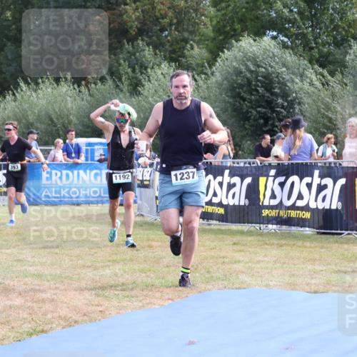 31.08.2025 - Elbe Triathlon Hamburg Strokosch-Dieckow http://msf.ph/oto/8652263 31.08.2025 11:08:49 Ziel 289, 393, 493, 515 meine-sportfotos.de