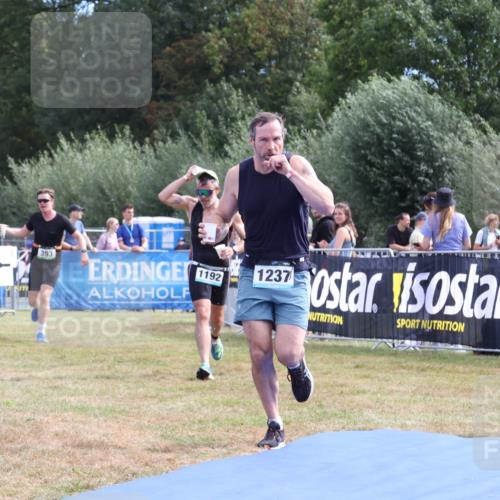 31.08.2025 - Elbe Triathlon Hamburg Strokosch-Dieckow http://msf.ph/oto/8652264 31.08.2025 11:08:49 Ziel 289, 393, 493, 515 meine-sportfotos.de