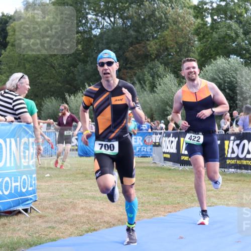 31.08.2025 - Elbe Triathlon Hamburg Strokosch-Dieckow http://msf.ph/oto/8652304 31.08.2025 11:09:44 Ziel 422, 700 meine-sportfotos.de