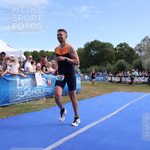 31.08.2025 - Elbe Triathlon Hamburg Strokosch-Dieckow http://msf.ph/oto/8652311 31.08.2025 11:09:45 Ziel 422, 700 meine-sportfotos.de