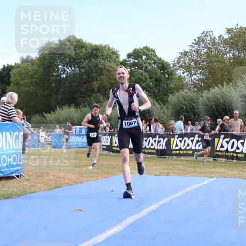 31.08.2025 - Elbe Triathlon Hamburg Strokosch-Dieckow http://msf.ph/oto/8652319 31.08.2025 11:10:30 Ziel 431, 469, 528, 1067, 1081 meine-sportfotos.de