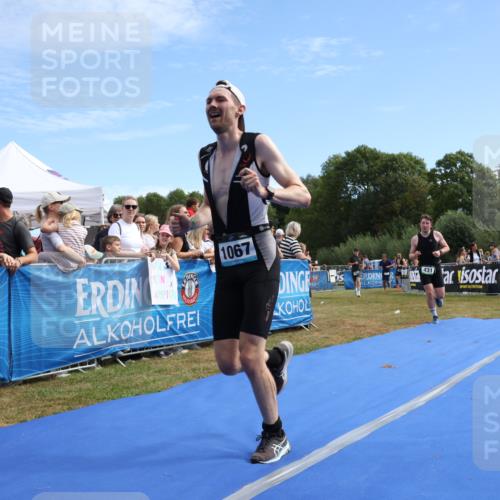 31.08.2025 - Elbe Triathlon Hamburg Strokosch-Dieckow http://msf.ph/oto/8652325 31.08.2025 11:10:31 Ziel 431, 469, 528, 1067, 1081 meine-sportfotos.de