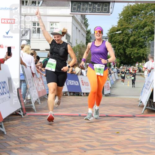 31.08.2025 - 21. Blankeneser Heldenlauf Strokosch-Dieckow http://msf.ph/oto/8652326 31.08.2025 11:10:18 Ziel 3148, 3222, 3221, 3139, 3013, 3249, 3485 meine-sportfotos.de