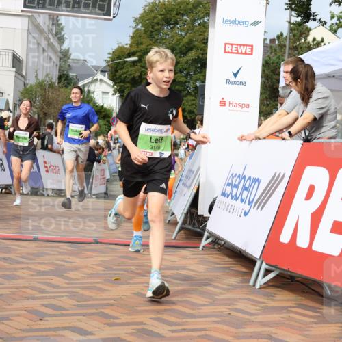 31.08.2025 - 21. Blankeneser Heldenlauf Strokosch-Dieckow http://msf.ph/oto/8652370 31.08.2025 11:10:13 Ziel 3148, 3222, 3221, 3139, 3386, 3137, 3013 meine-sportfotos.de