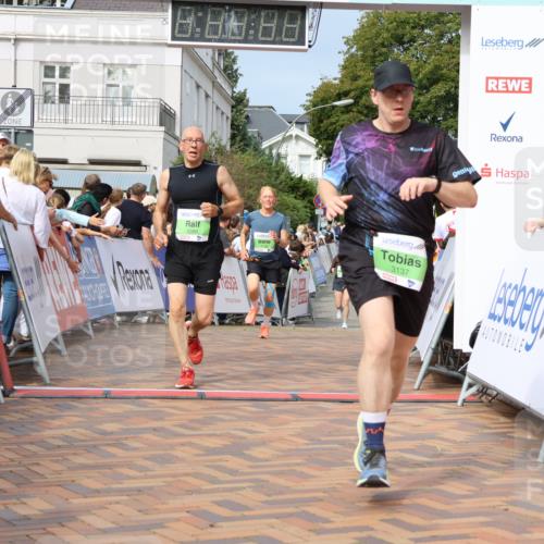 31.08.2025 - 21. Blankeneser Heldenlauf Strokosch-Dieckow http://msf.ph/oto/8652391 31.08.2025 11:10:09 Ziel 3148, 3729, 3139, 3386, 3137, 3013, 3725 meine-sportfotos.de